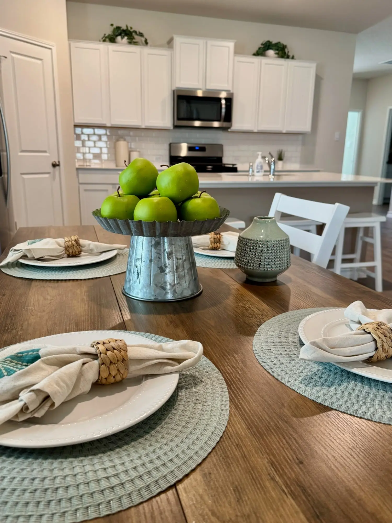 Warm dining table setting